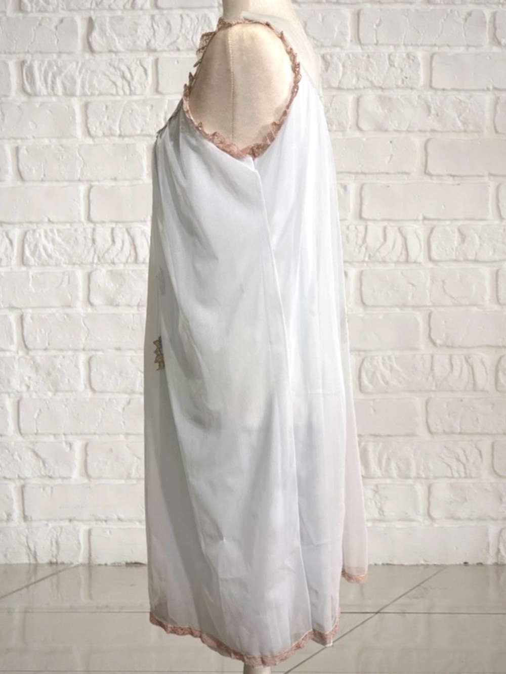 Vintage 1960s Aristocraft USA Made Sheer Nylon Embroidered Nightgown M - Picture 5 of 9